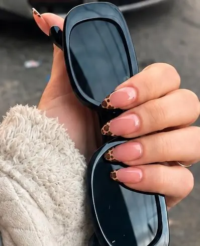 Francesita animal print, técnica del taller de Kapping gel en Berazategui