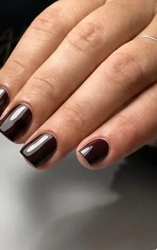Kapping gel con esmaltado oscuro